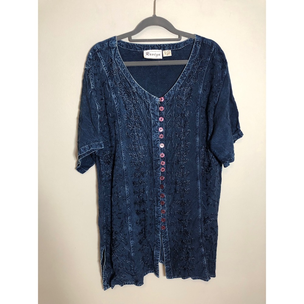 Raviya Button Front Tunic Women 2X Blue Acid Wash Embroidered V-Neck Top